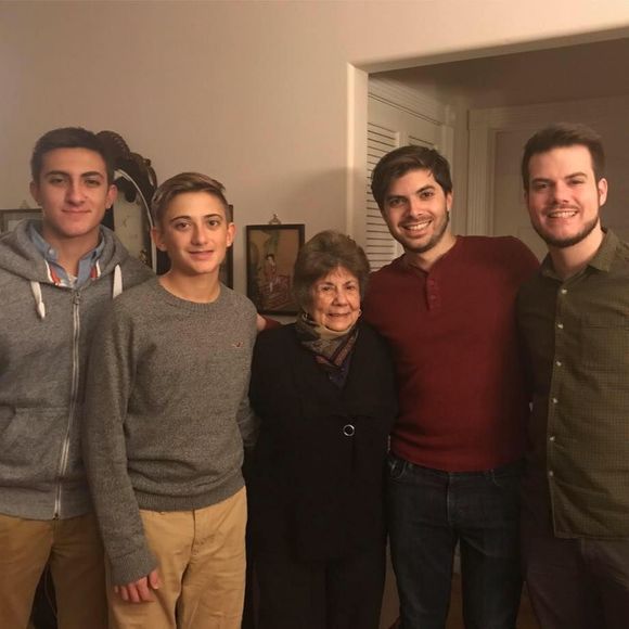 Meet your Posher, Gina - Picture 1 of 1